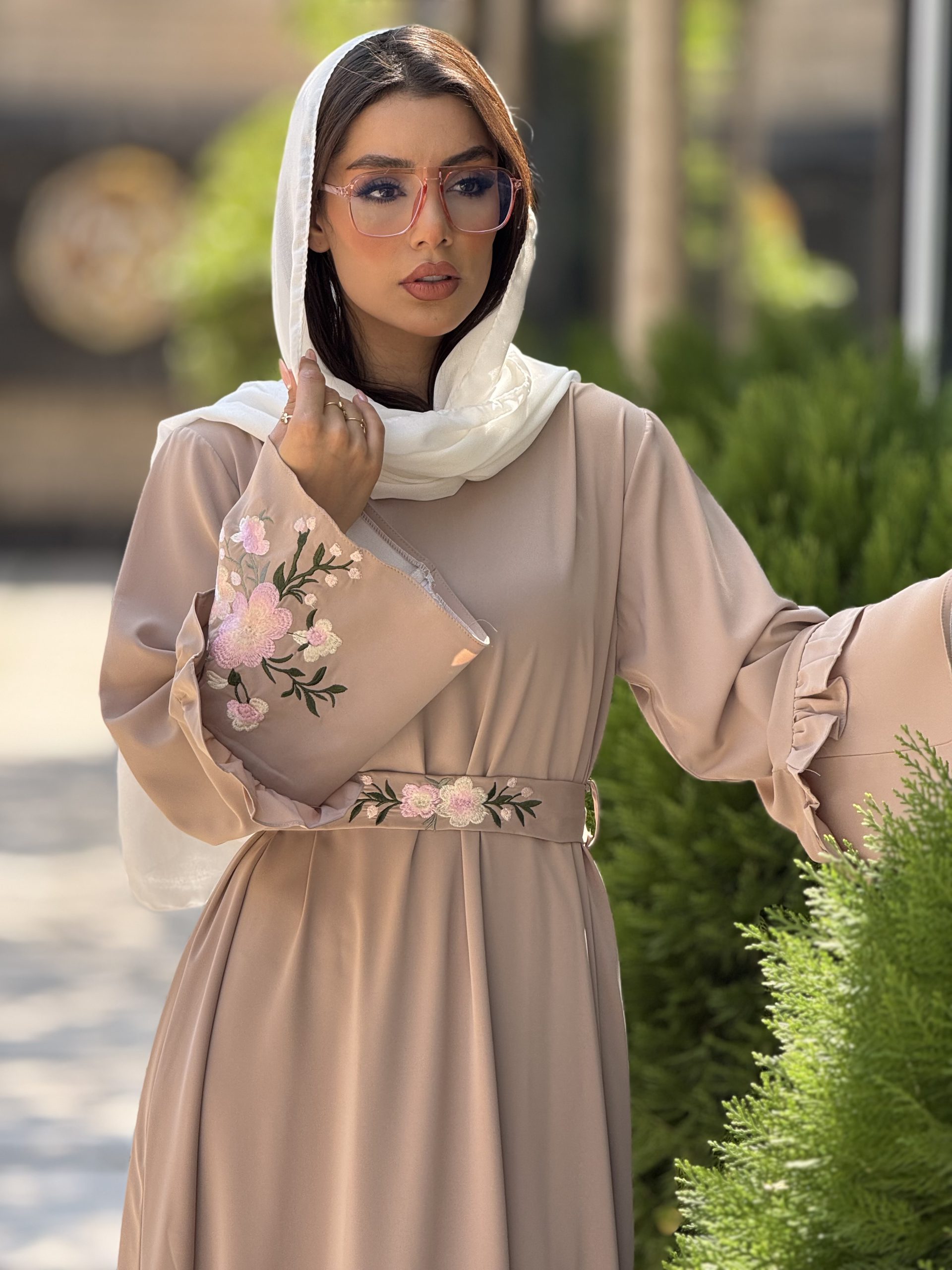 عبا آذین